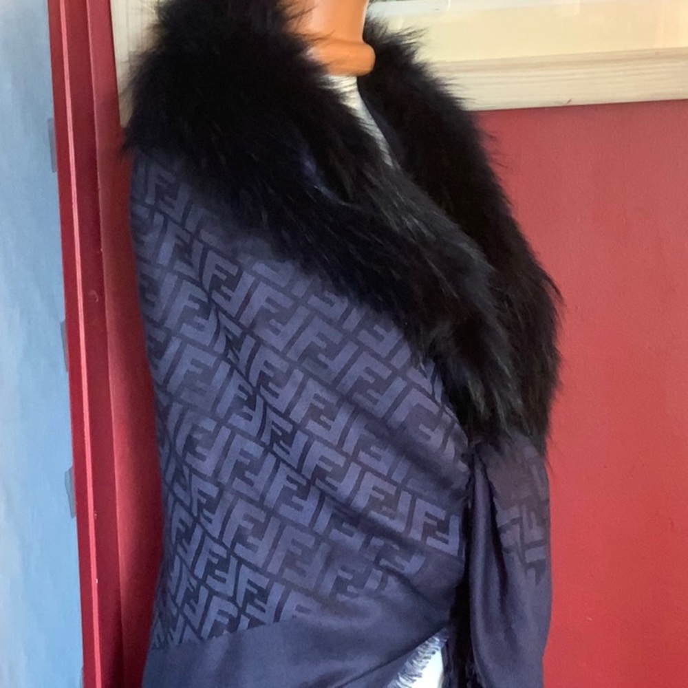 FENDI TOUCH OF FUR SHAWL ELECTRIC BLUE WITH FOX FUR